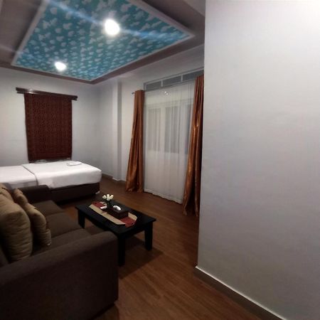 Lembang Hotel Rantepao Bagian luar foto